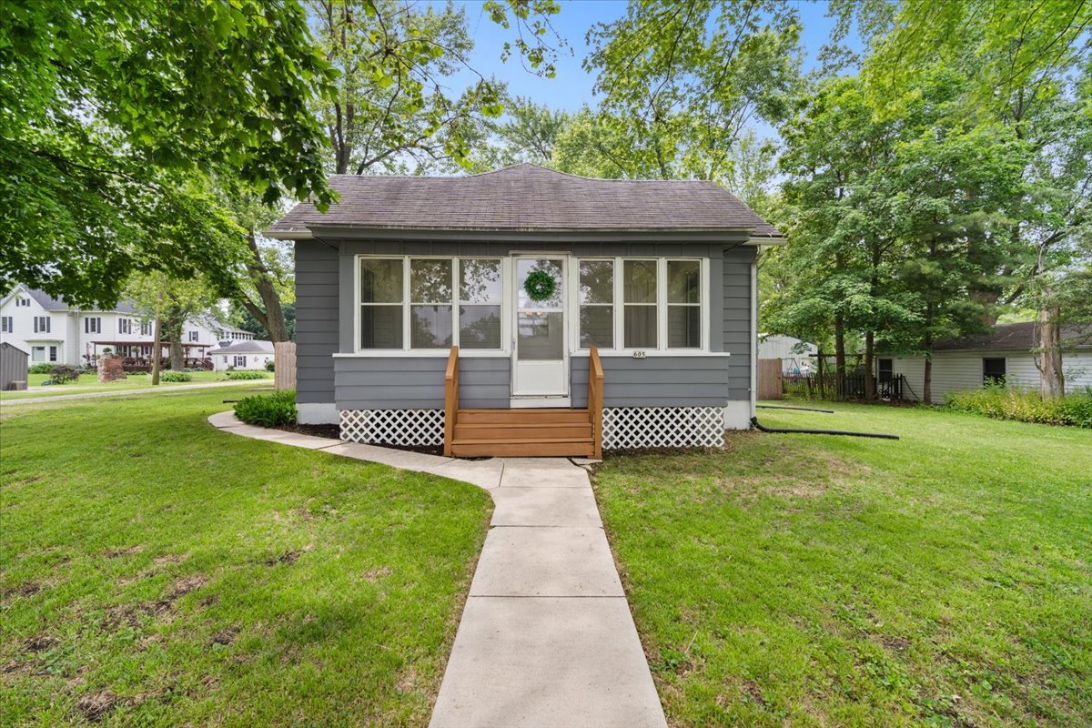 605 W 2nd North Street, Wenona, IL 61377