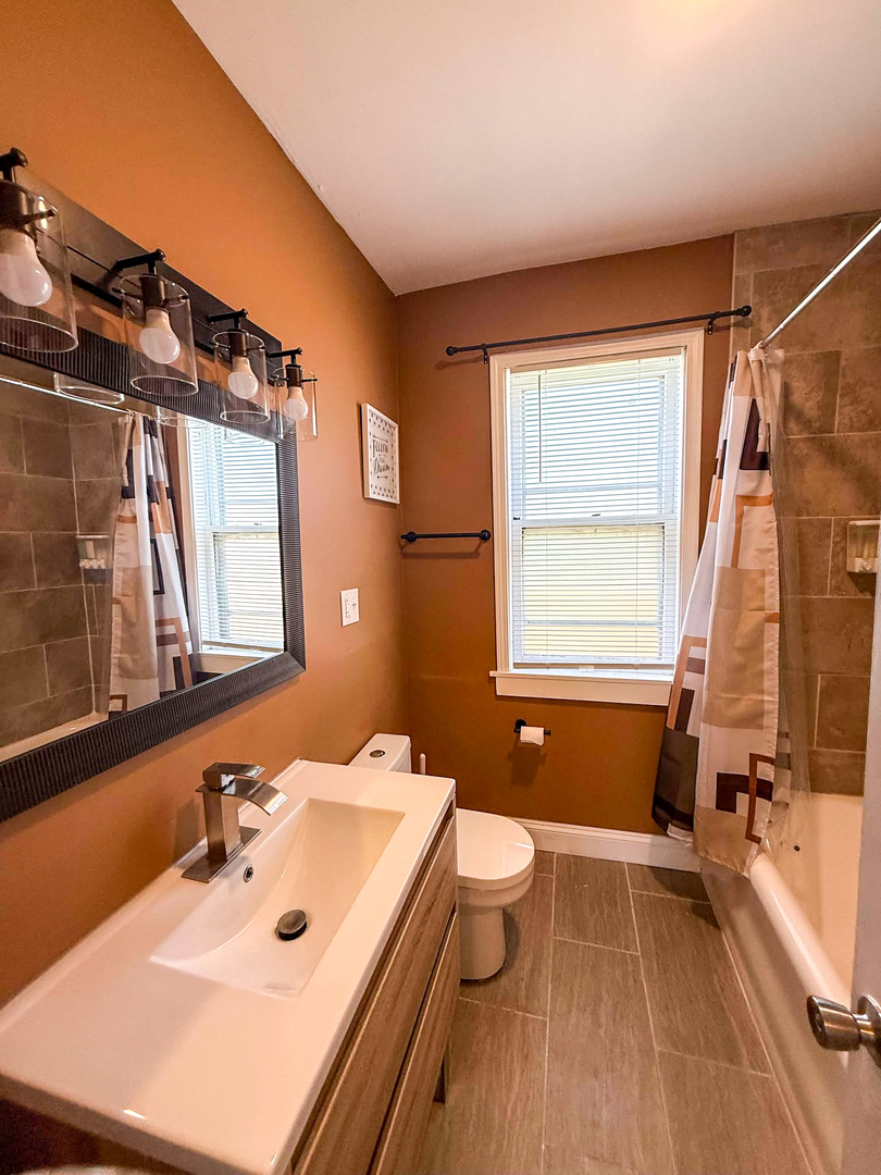8026 S Michigan Avenue #2A, Chicago, IL 60619