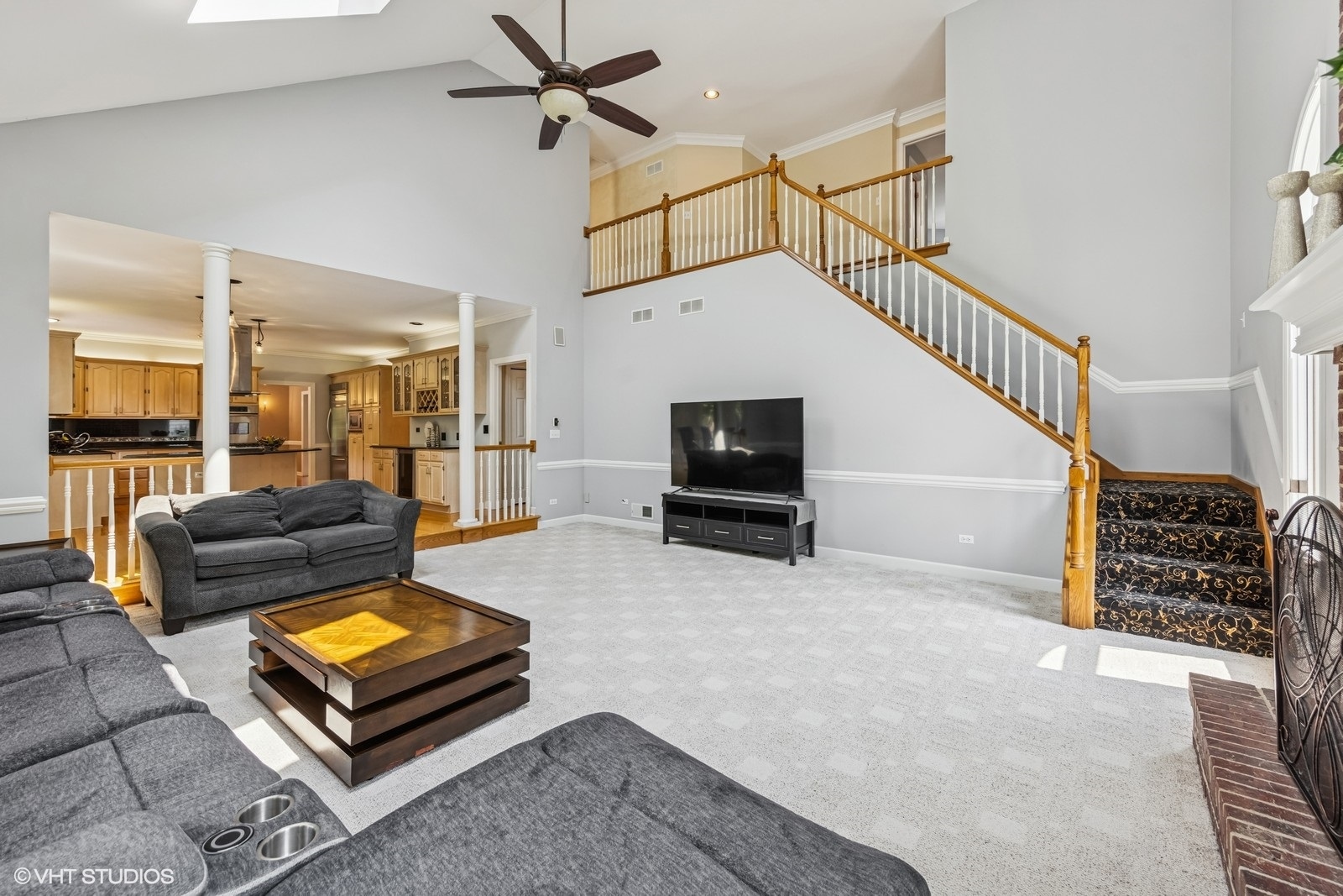 4332 Camelot Circle, Naperville, IL 60564