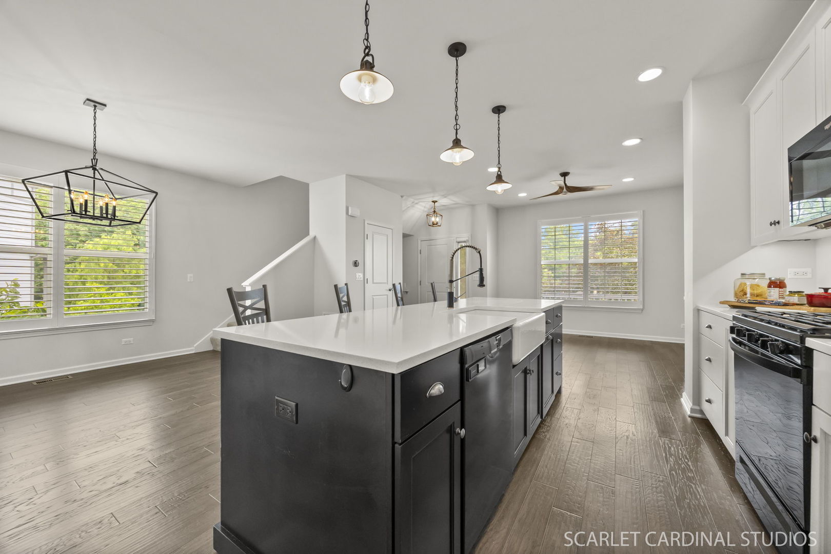 28W773 Stafford Place, Warrenville, IL 60555