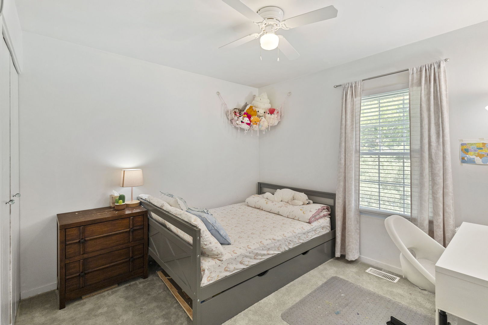 2011 University Drive, Naperville, IL 60565