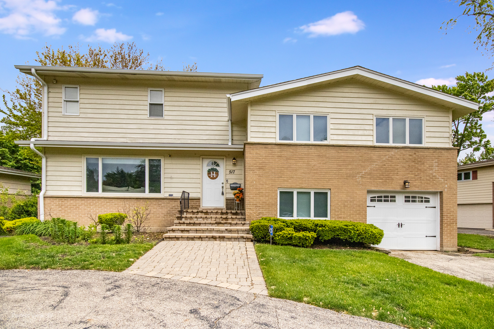 517 Appletree Lane, Deerfield, IL 60015