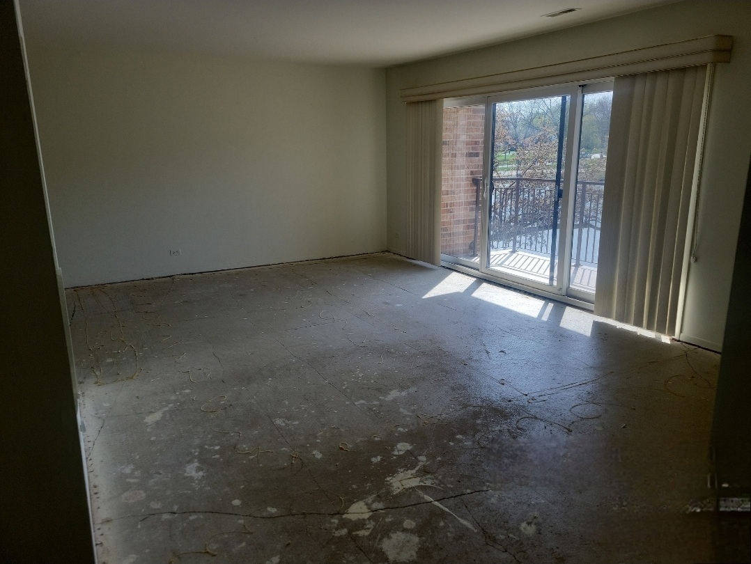 301 Lake Hinsdale Drive #209, Willowbrook, IL 60527