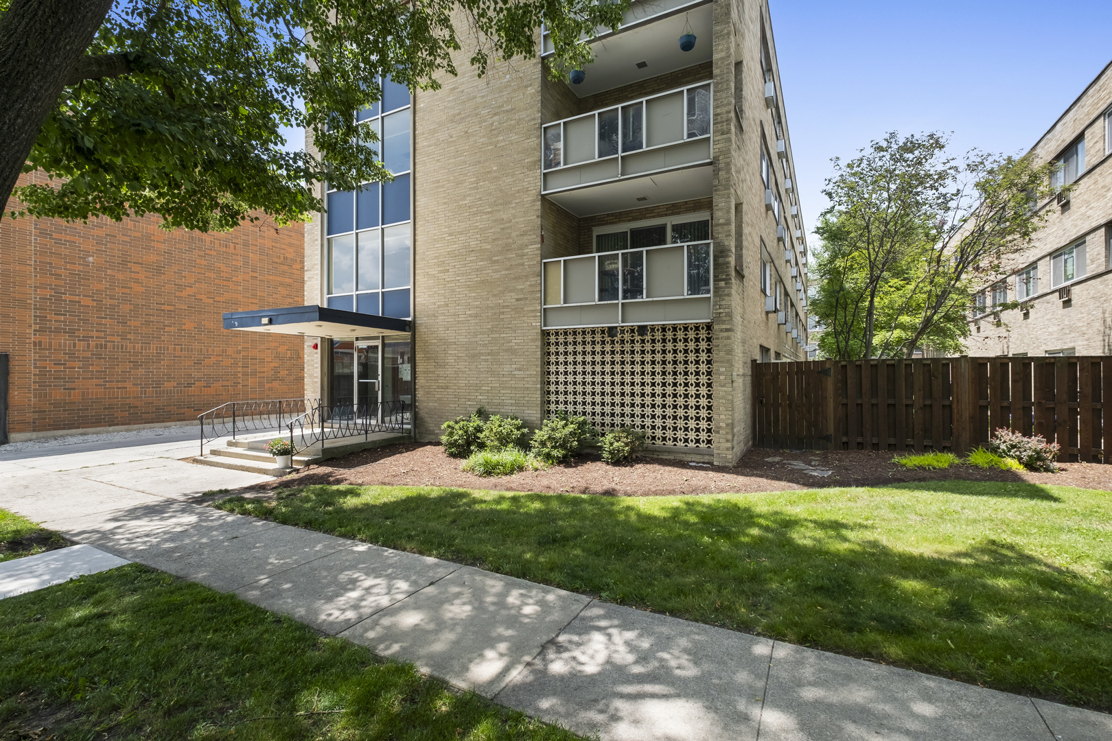429 Wesley Avenue #301, Oak Park, IL 60302