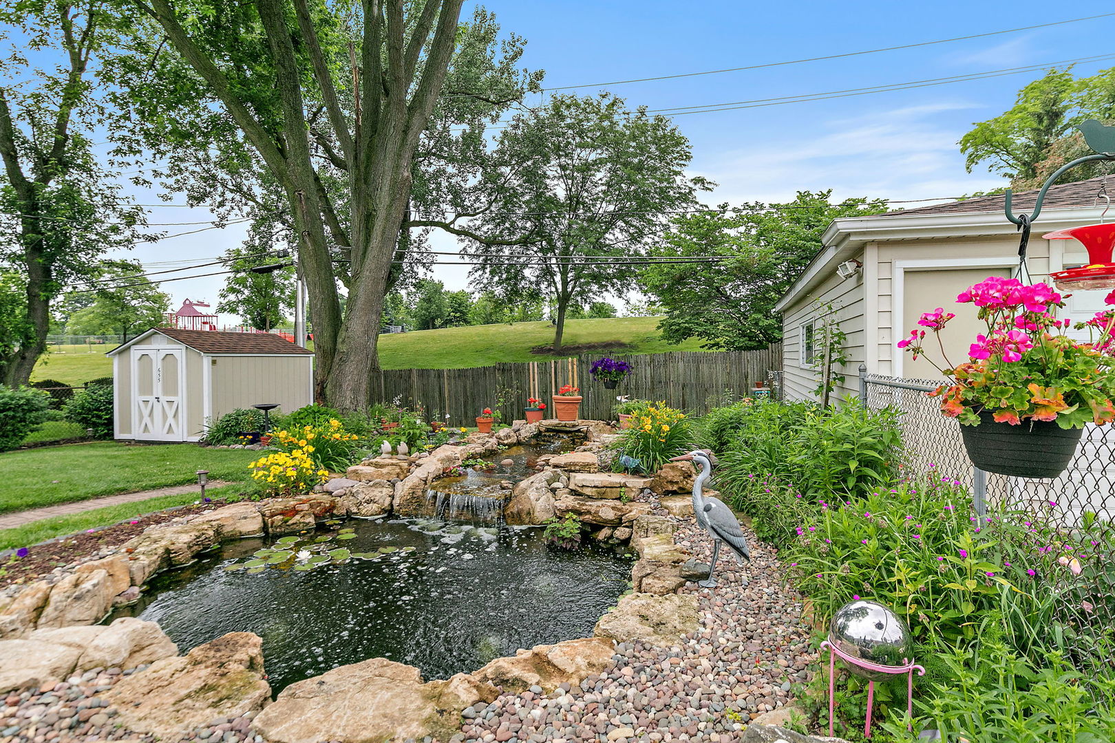 655 Cambridge Lane, Hoffman Estates, IL 60169