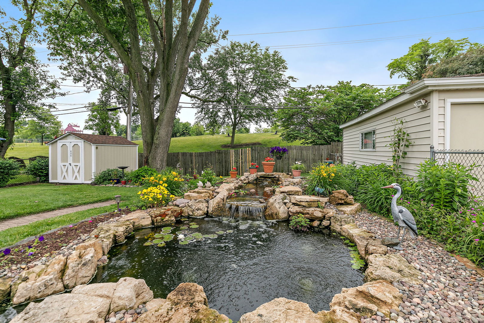 655 Cambridge Lane, Hoffman Estates, IL 60169