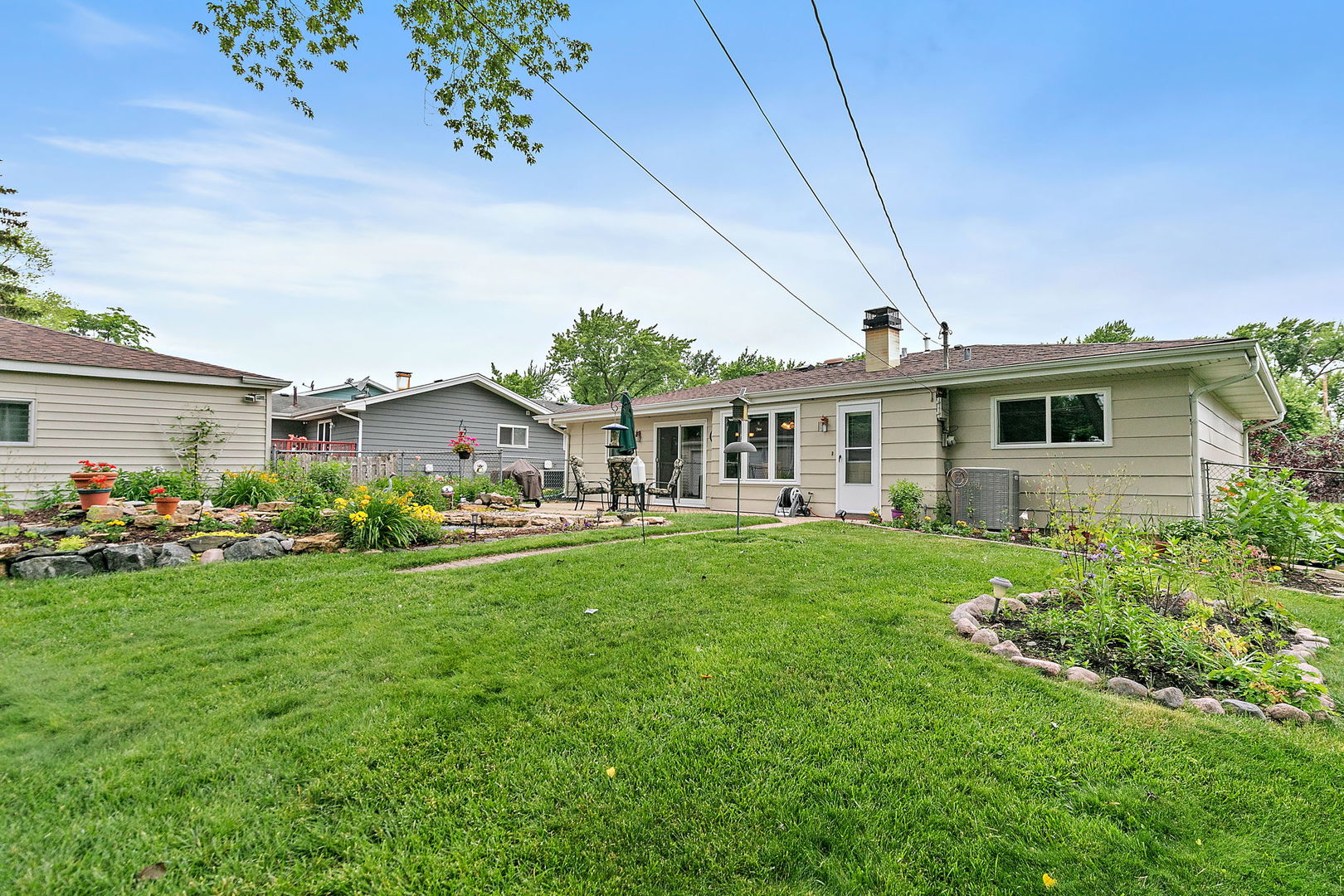 655 Cambridge Lane, Hoffman Estates, IL 60169