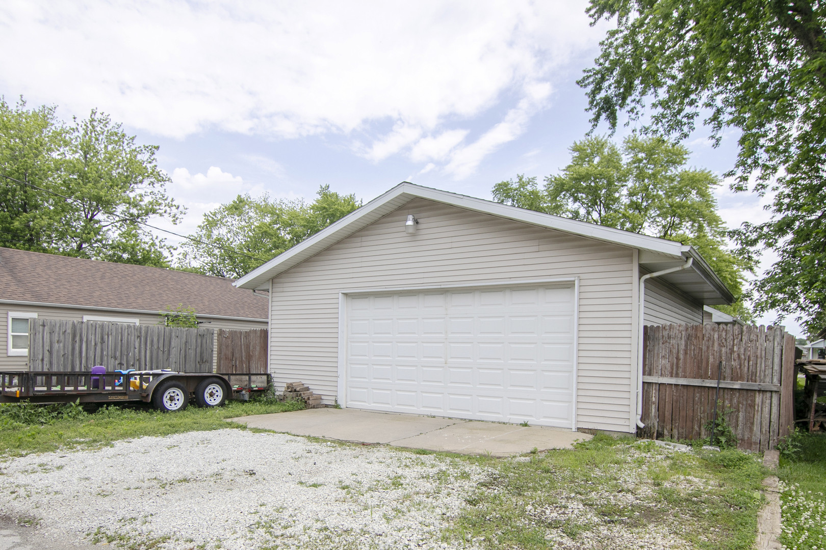 253 N Jackson Avenue, Bradley, IL 60915