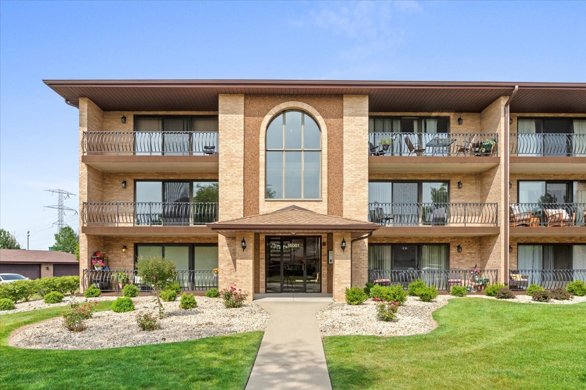 16001 Eagle Ridge Drive #2N, Tinley Park, IL 60477