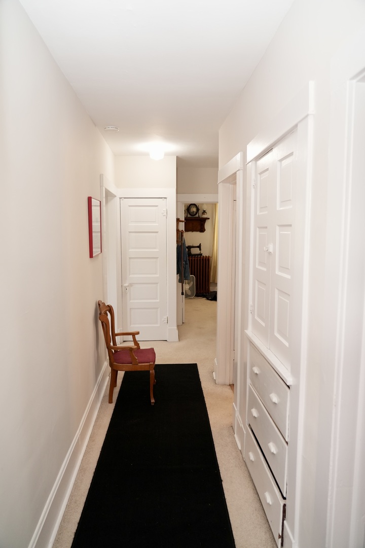 28 N WRIGHT Street #2, Naperville, IL 60540