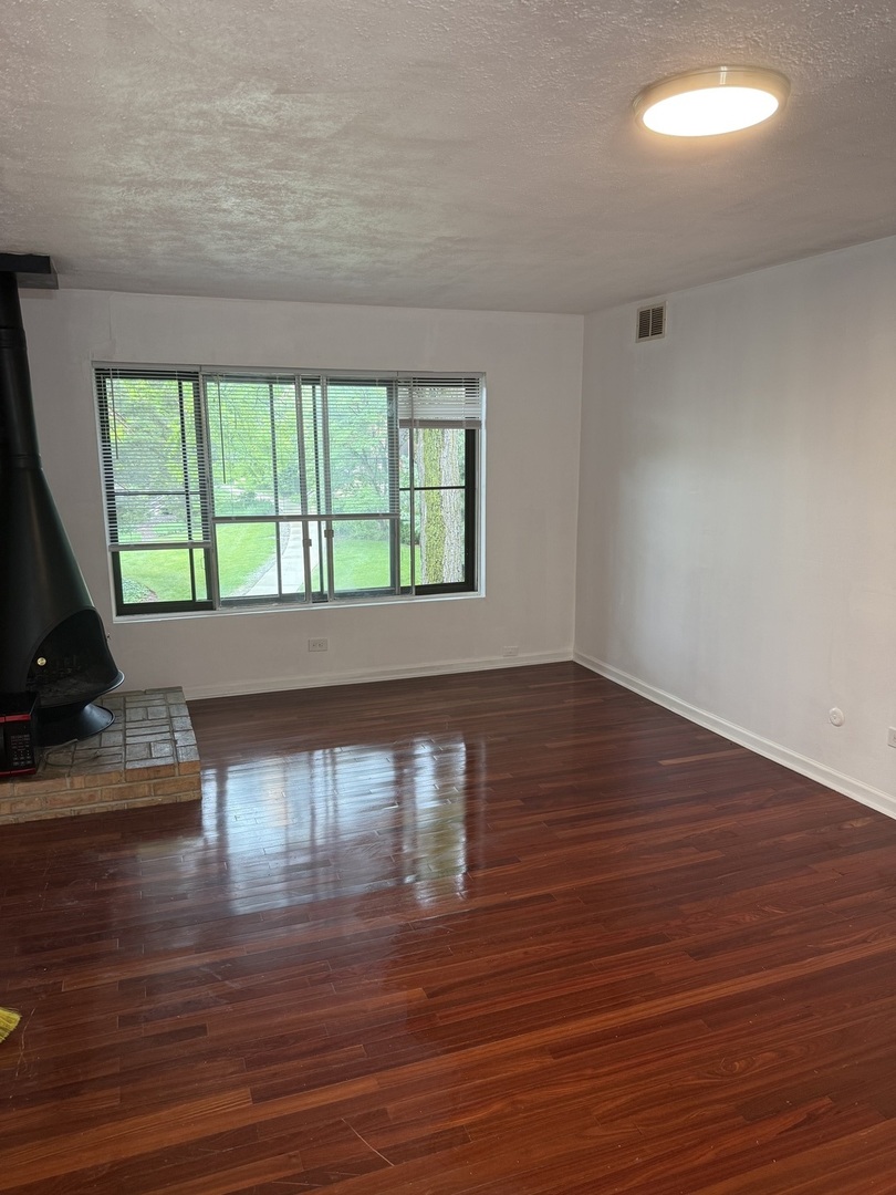 Willowbrook, IL 60527