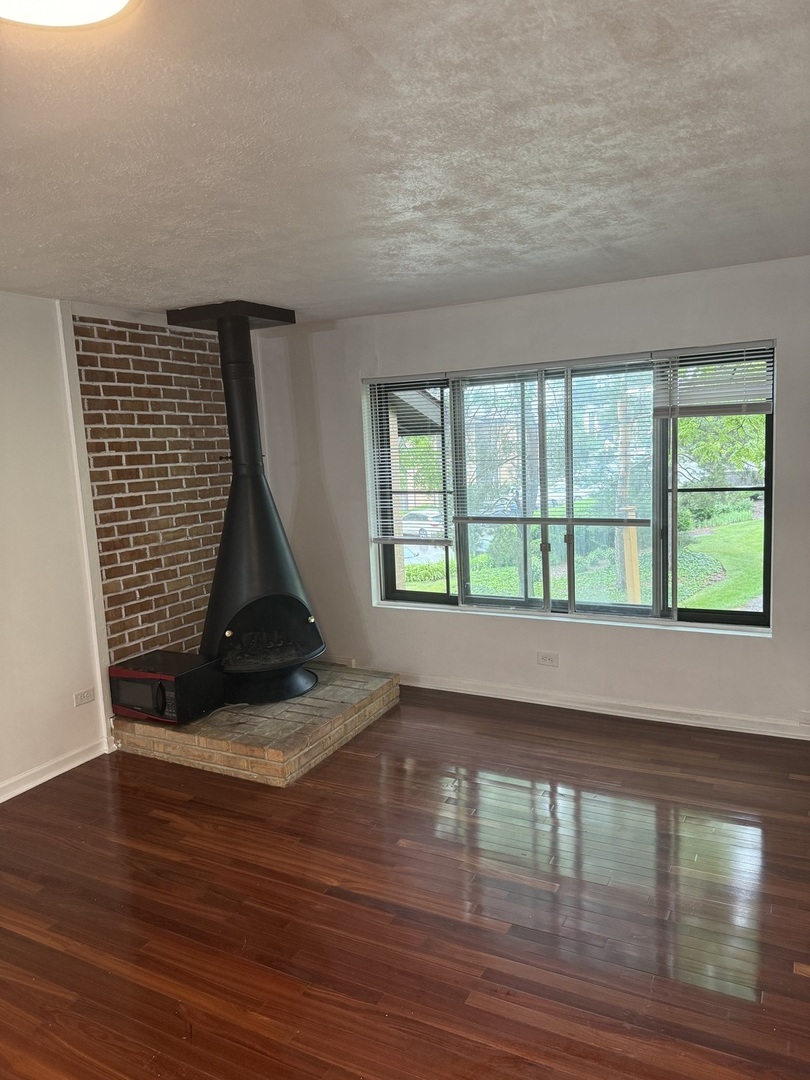 Willowbrook, IL 60527