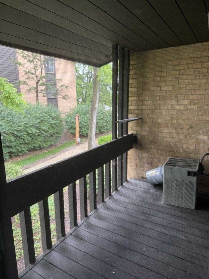 Willowbrook, IL 60527