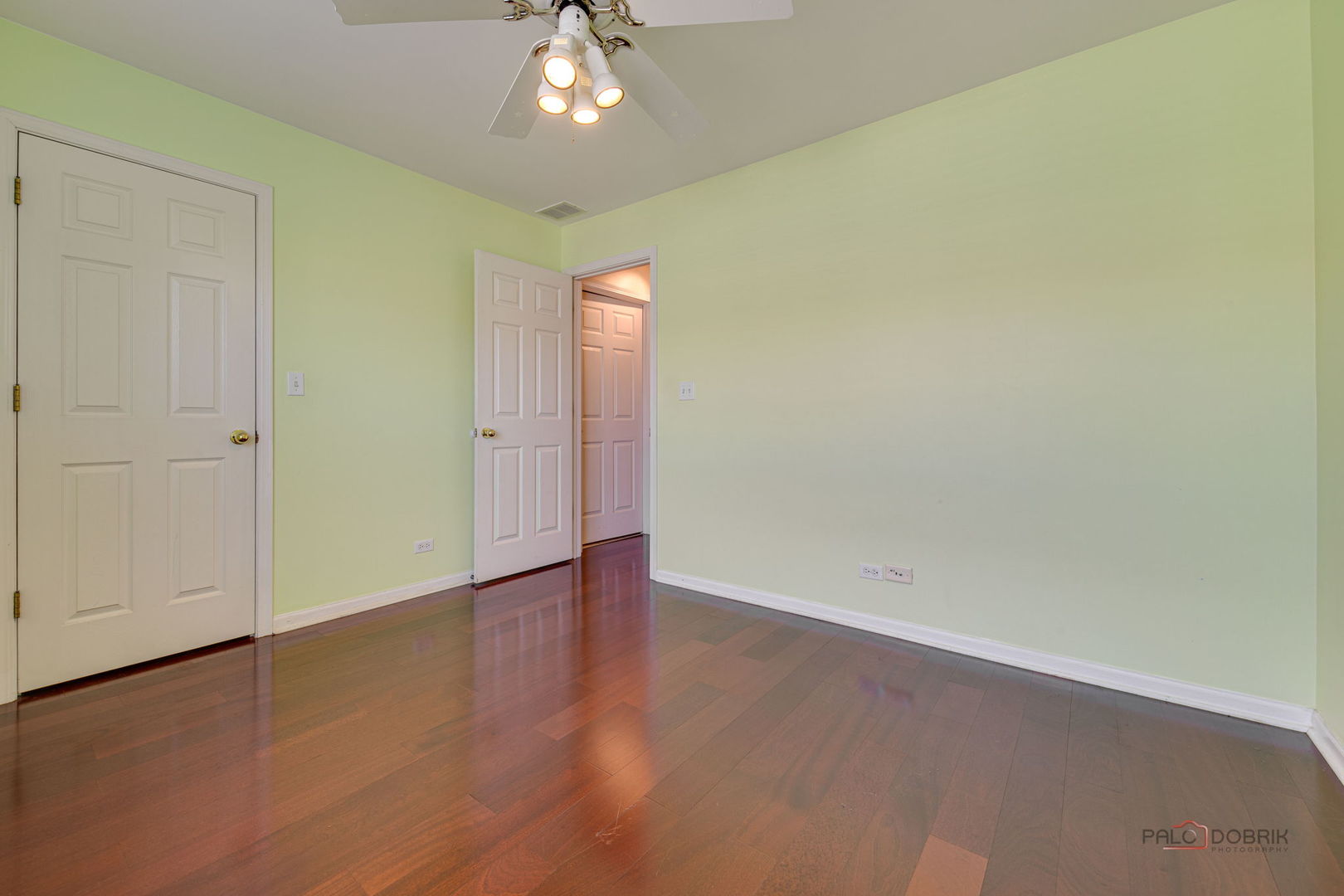911 Waterford Lane, Elk Grove Village, IL 60007