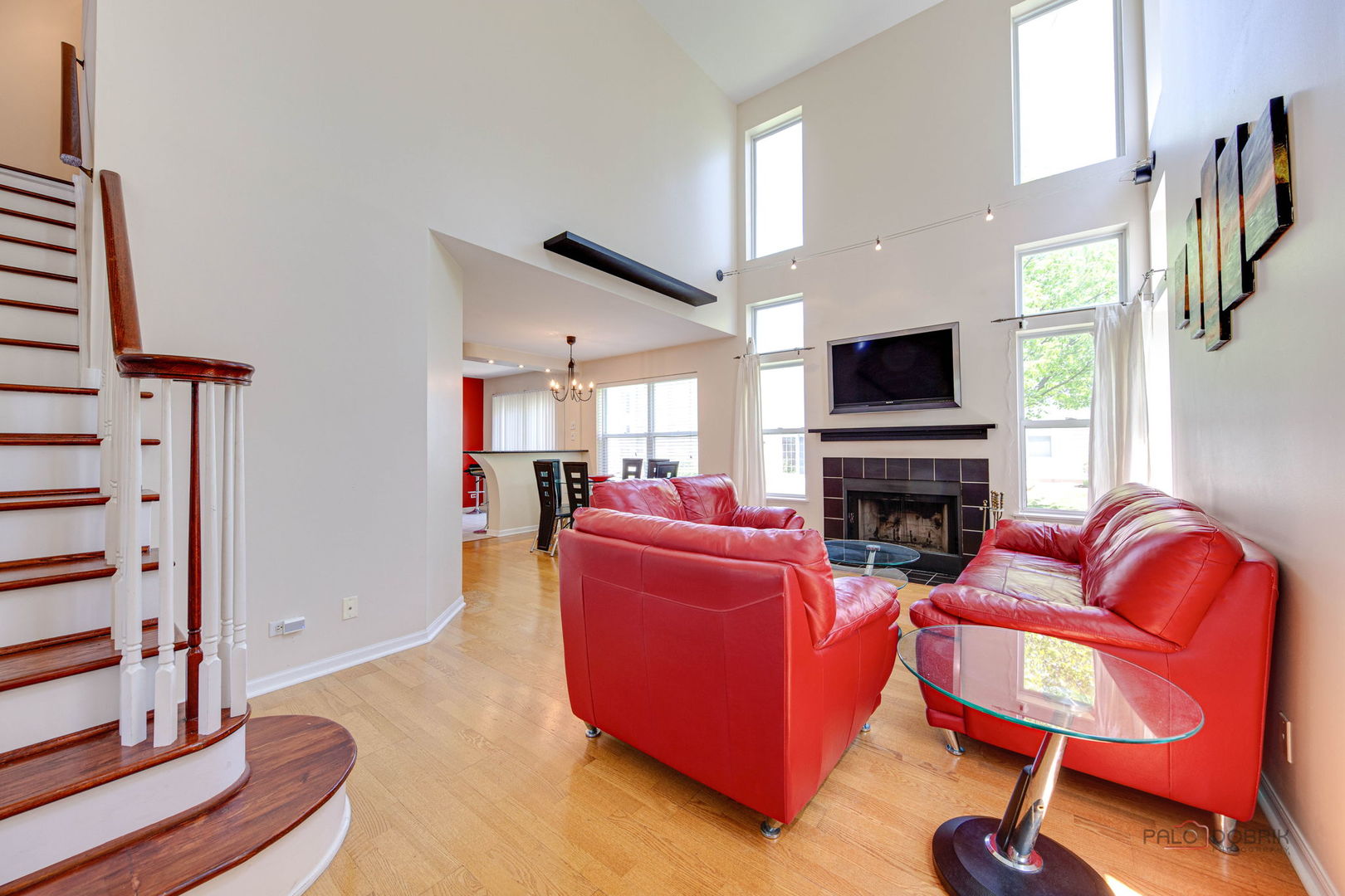 911 Waterford Lane, Elk Grove Village, IL 60007