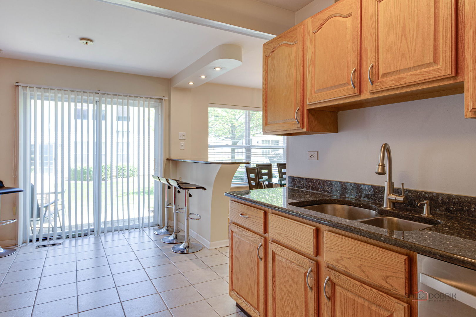 911 Waterford Lane, Elk Grove Village, IL 60007