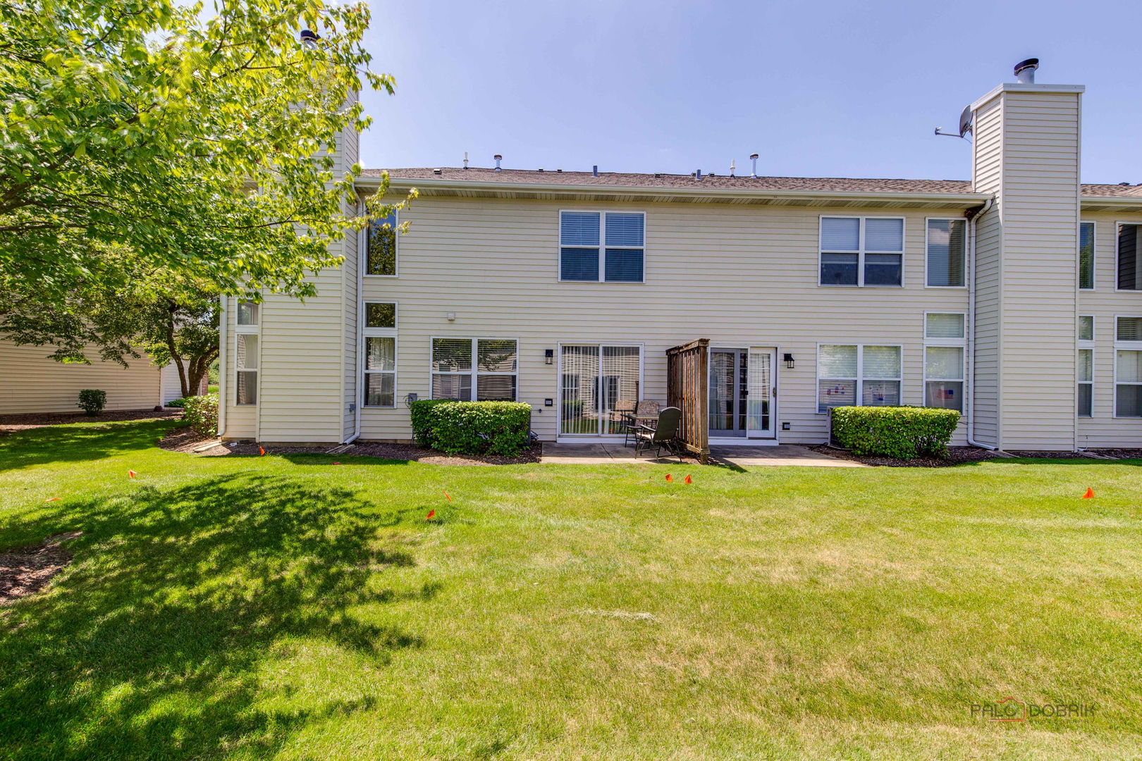 911 Waterford Lane, Elk Grove Village, IL 60007