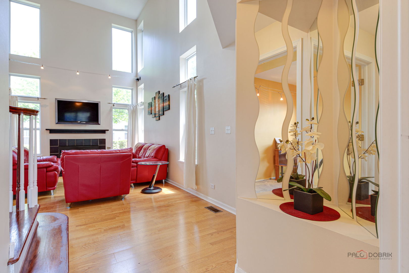 911 Waterford Lane, Elk Grove Village, IL 60007