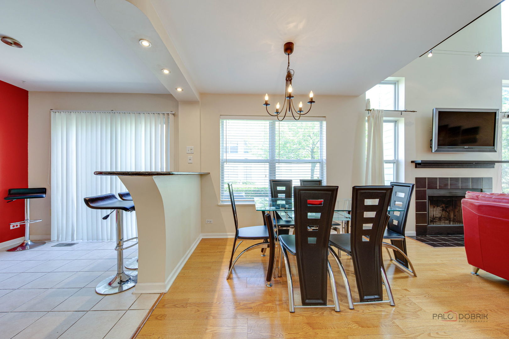 911 Waterford Lane, Elk Grove Village, IL 60007
