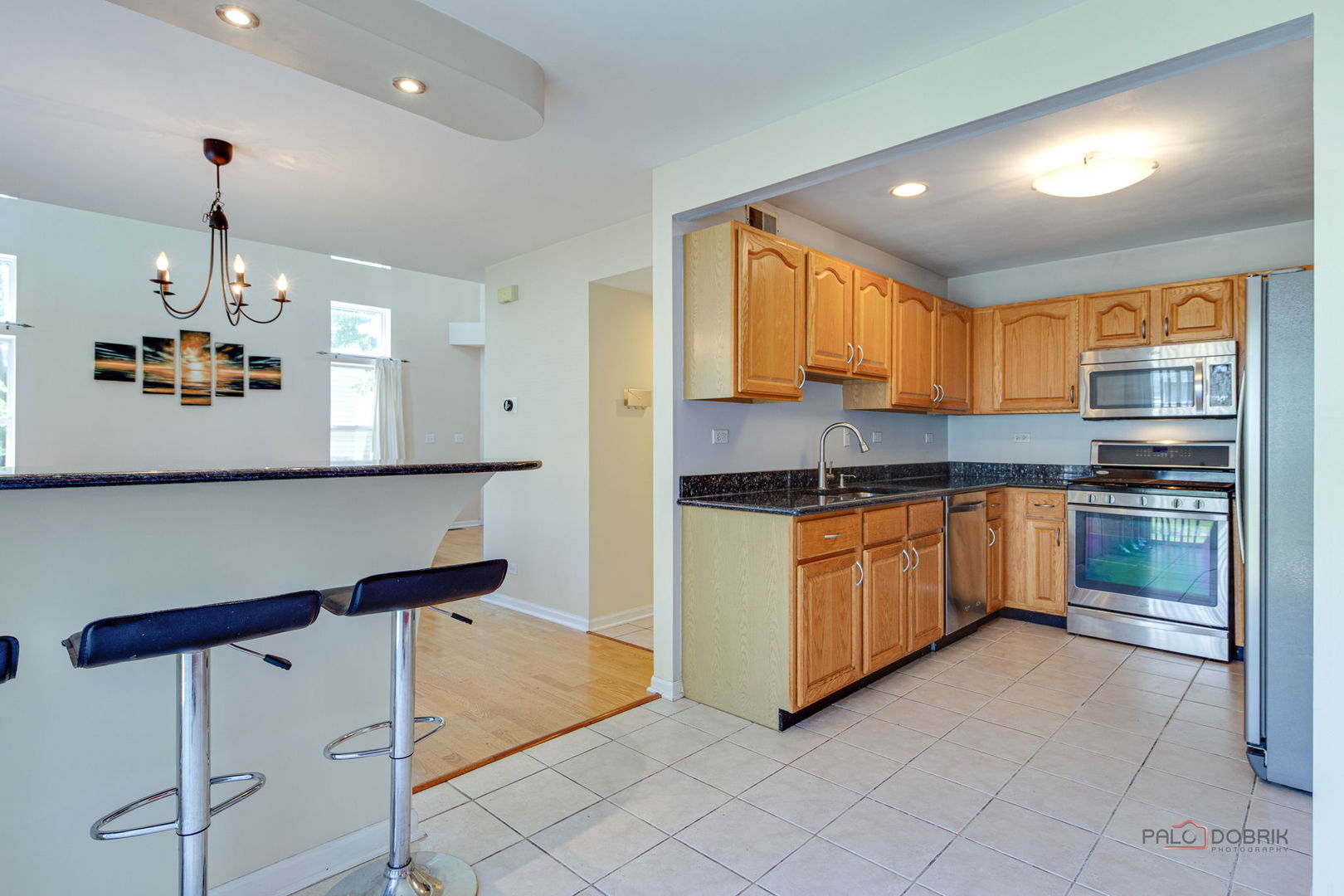 911 Waterford Lane, Elk Grove Village, IL 60007