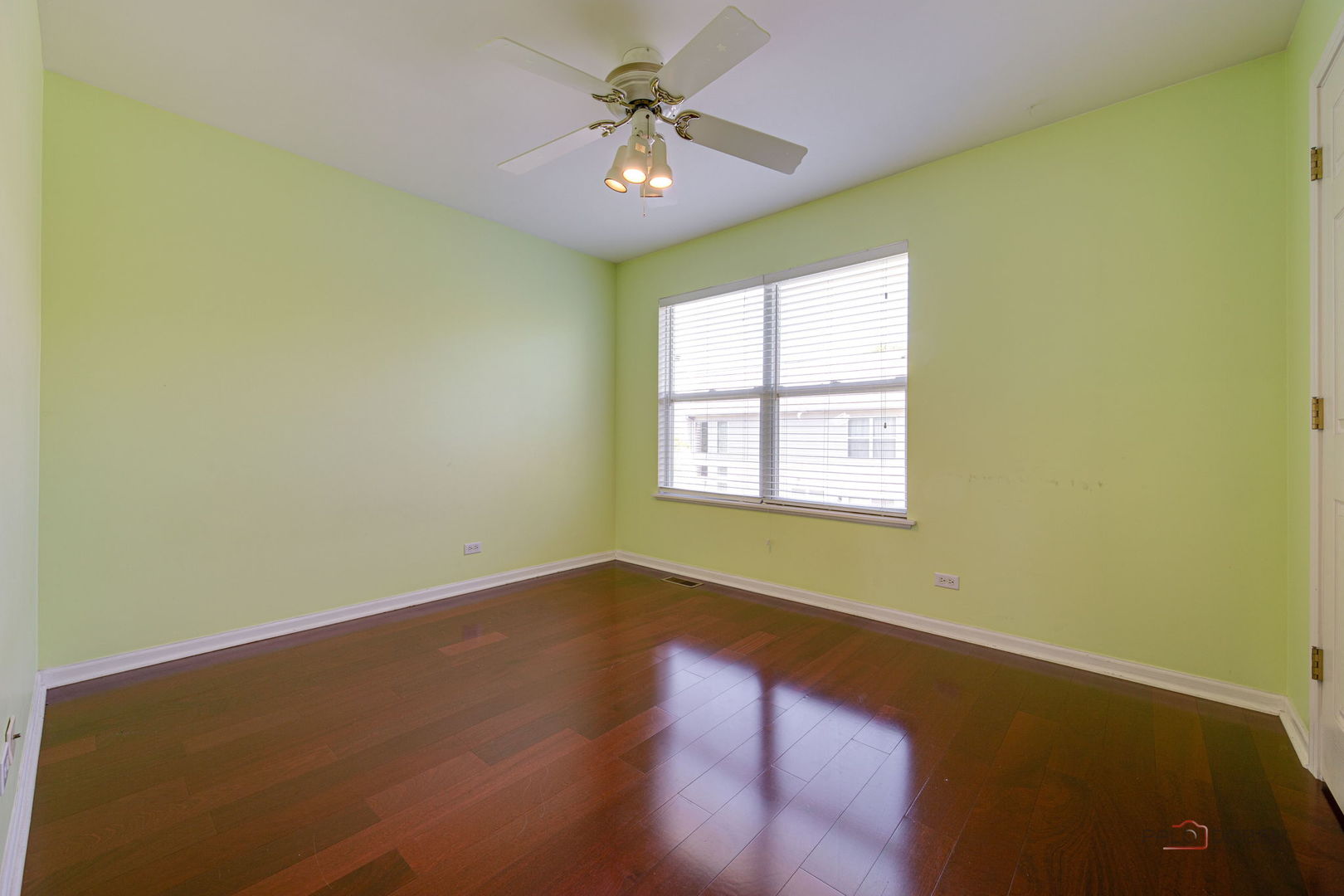 911 Waterford Lane, Elk Grove Village, IL 60007