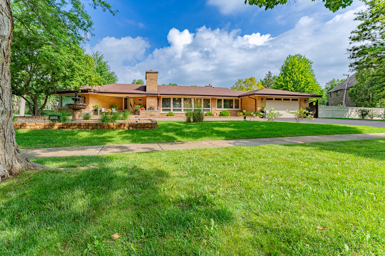 711 E Greenview Road, Itasca, IL 60143