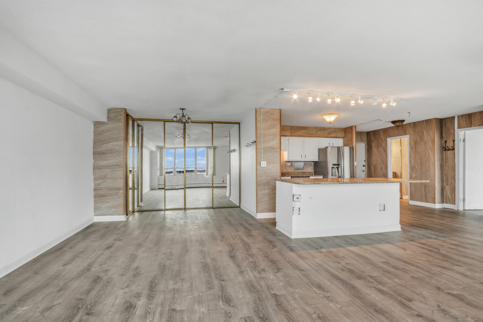 8801 W Golf Road #10C, Niles, IL 60714