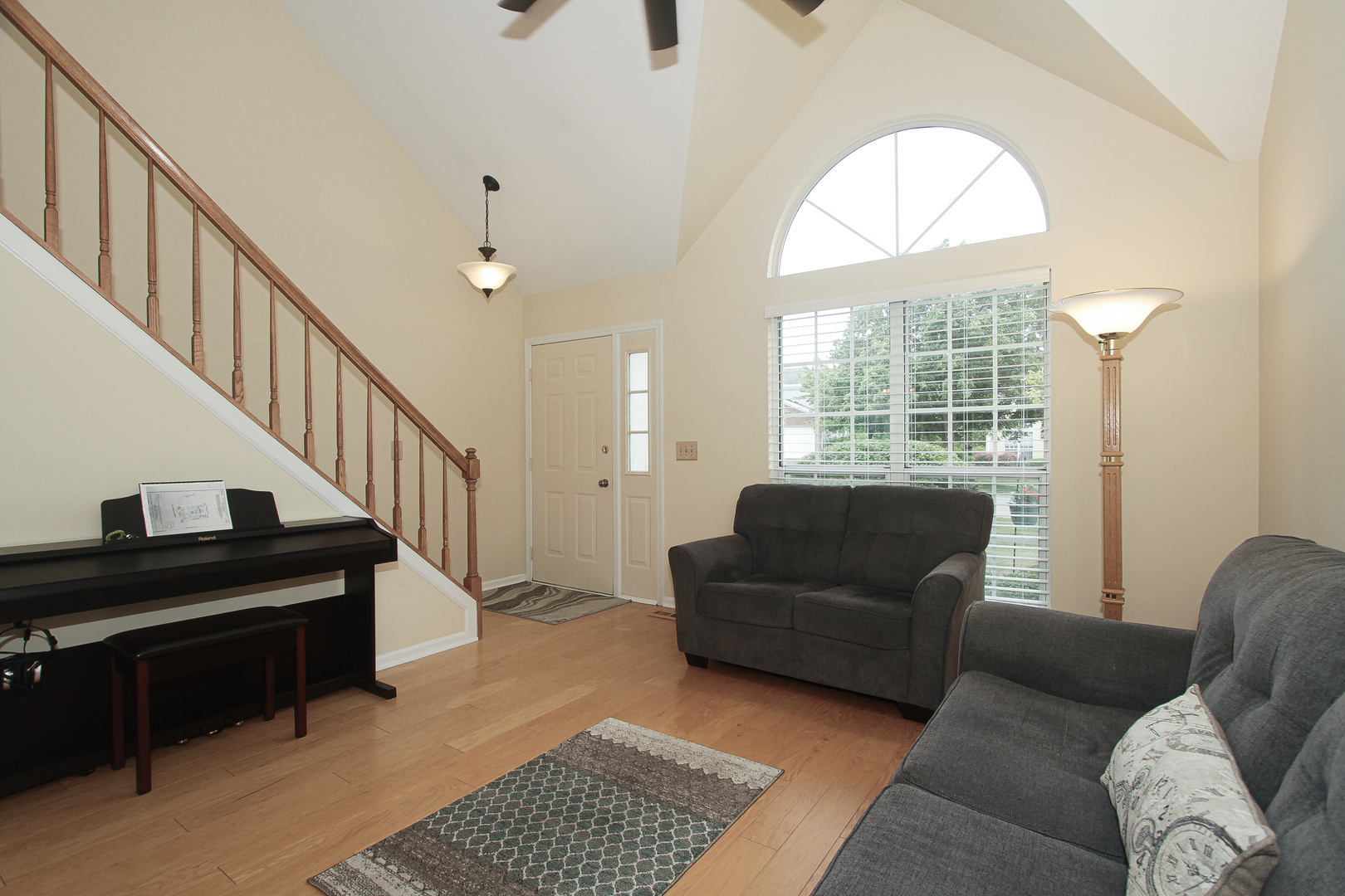 5874 Delaware Avenue, Gurnee, IL 60031