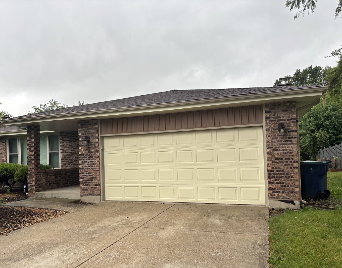 744 Academy Avenue, Matteson, IL 60443
