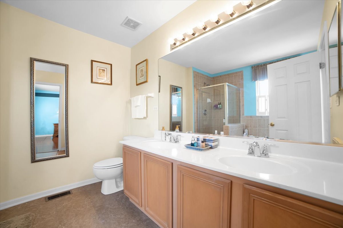 2420 Columbia Lane, Montgomery, IL 60538