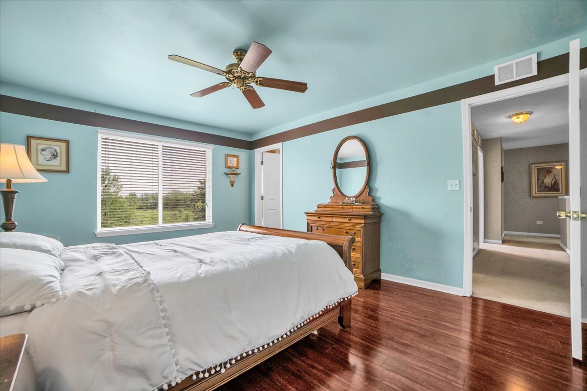 2420 Columbia Lane, Montgomery, IL 60538