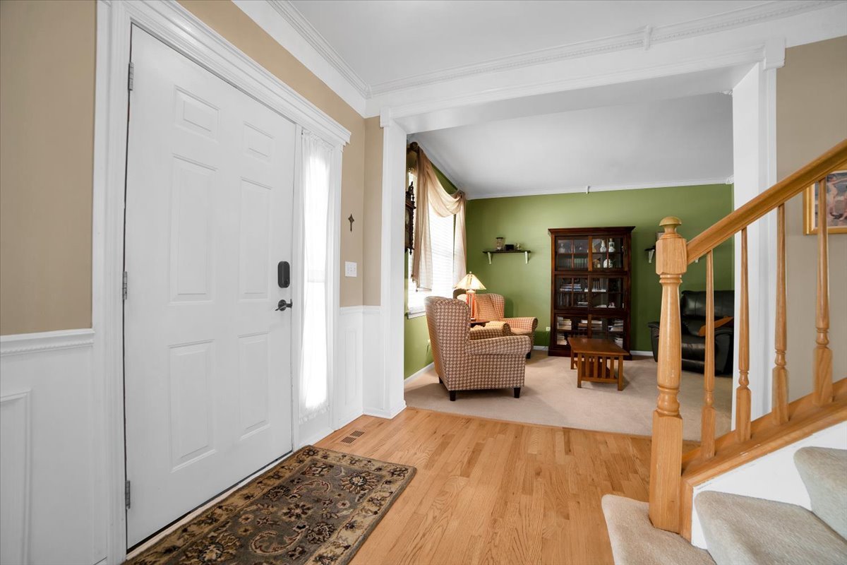 2420 Columbia Lane, Montgomery, IL 60538