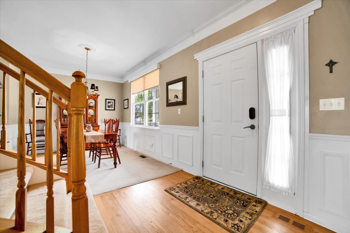 2420 Columbia Lane, Montgomery, IL 60538