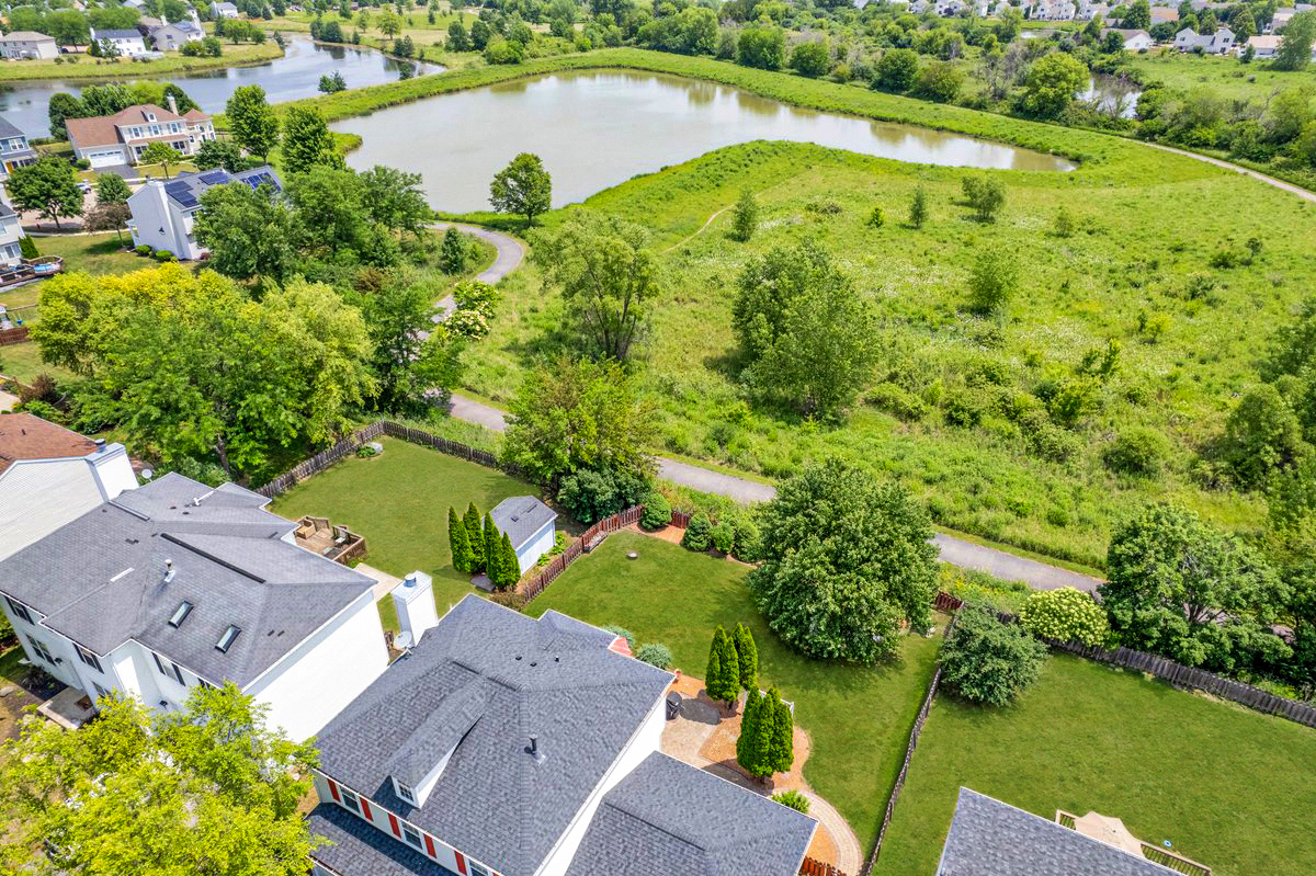 2420 Columbia Lane, Montgomery, IL 60538
