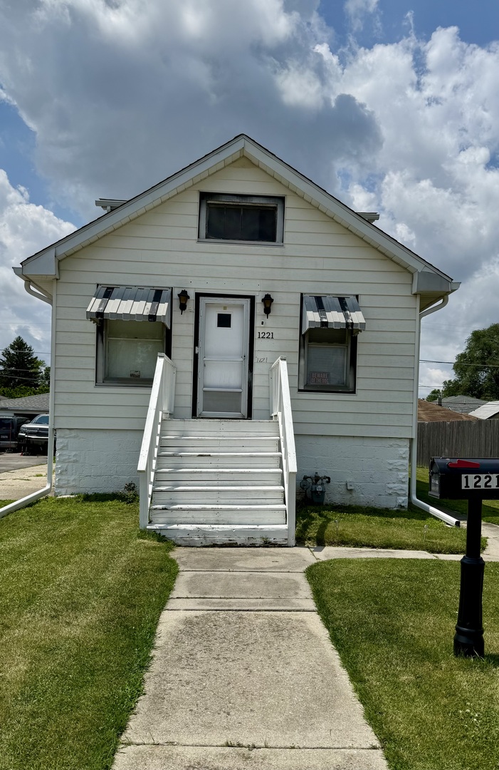 1221 Nicholson Street, Joliet, IL 60435