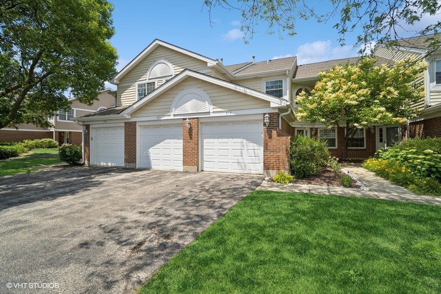 975 W Happfield Drive, Arlington Heights, IL 60004