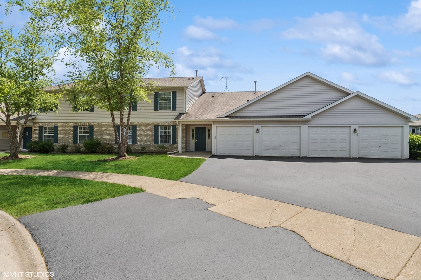 1228 N Red Oak Circle #2, Round Lake Beach, IL 60073