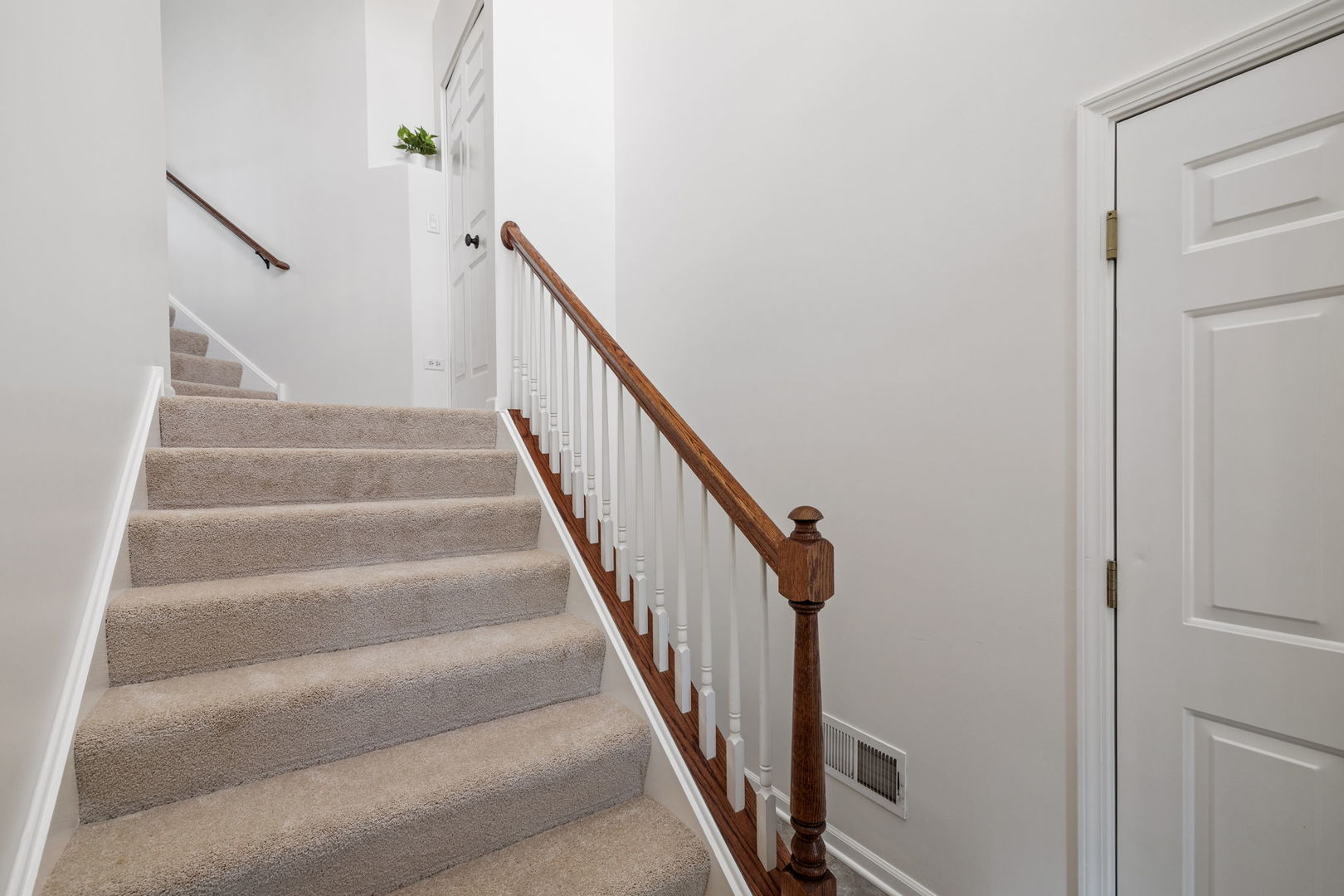 5303 COMMONWEALTH Avenue #5303, Western Springs, IL 60558