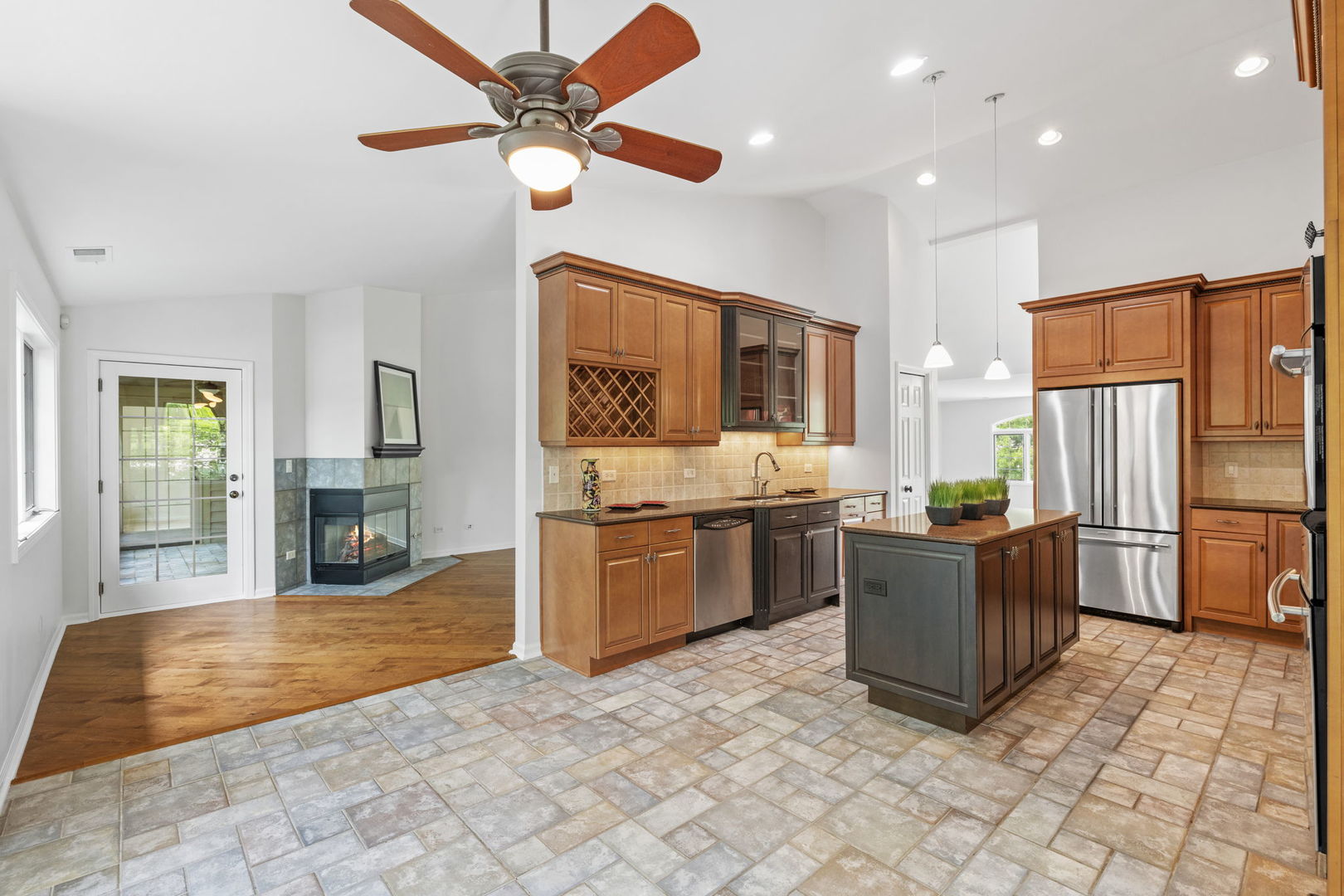 5303 COMMONWEALTH Avenue #5303, Western Springs, IL 60558