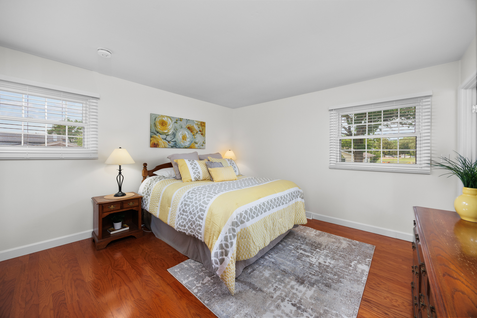 1558 Oregon Trail, Elk Grove Village, IL 60007