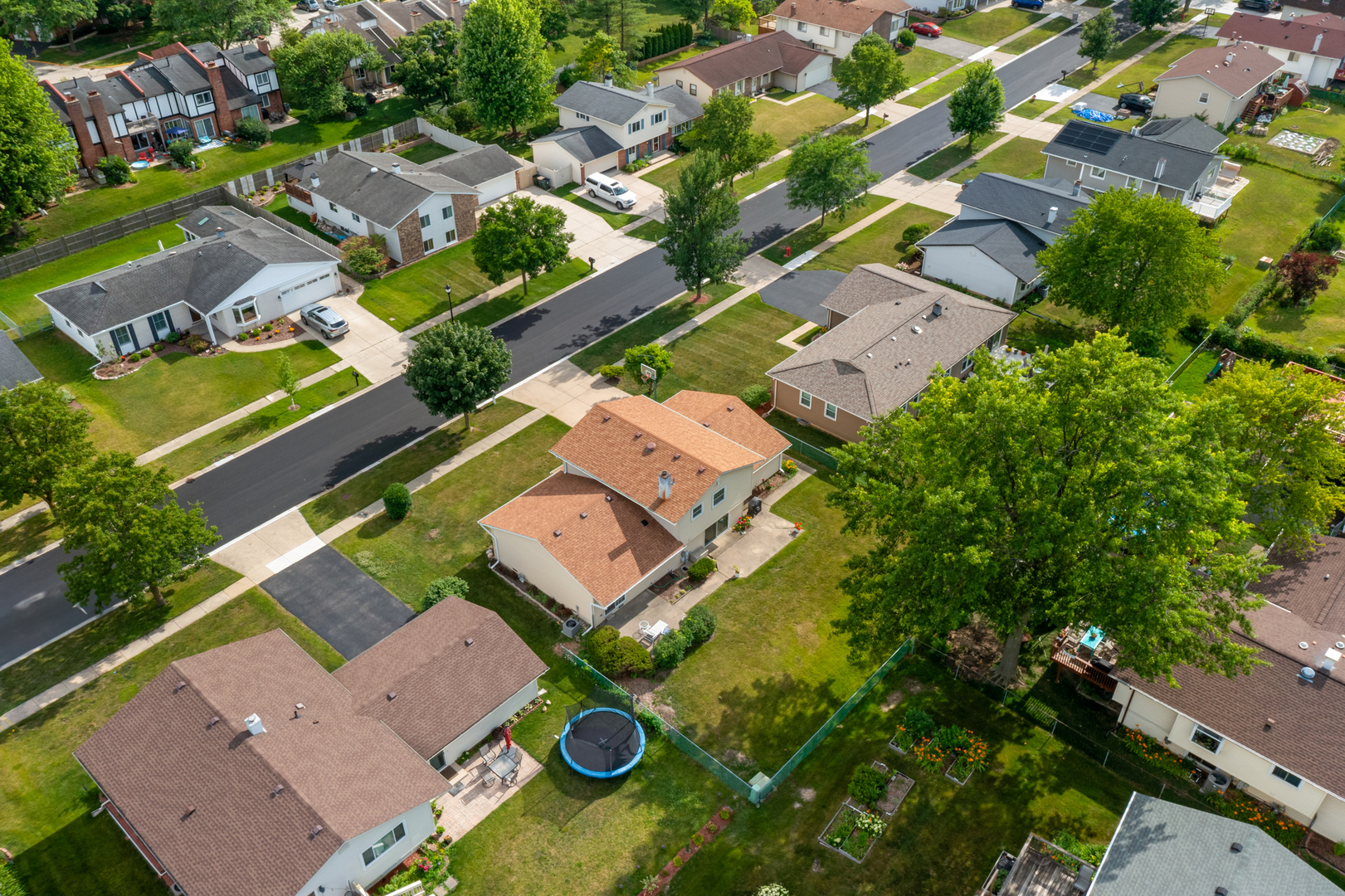 1558 Oregon Trail, Elk Grove Village, IL 60007