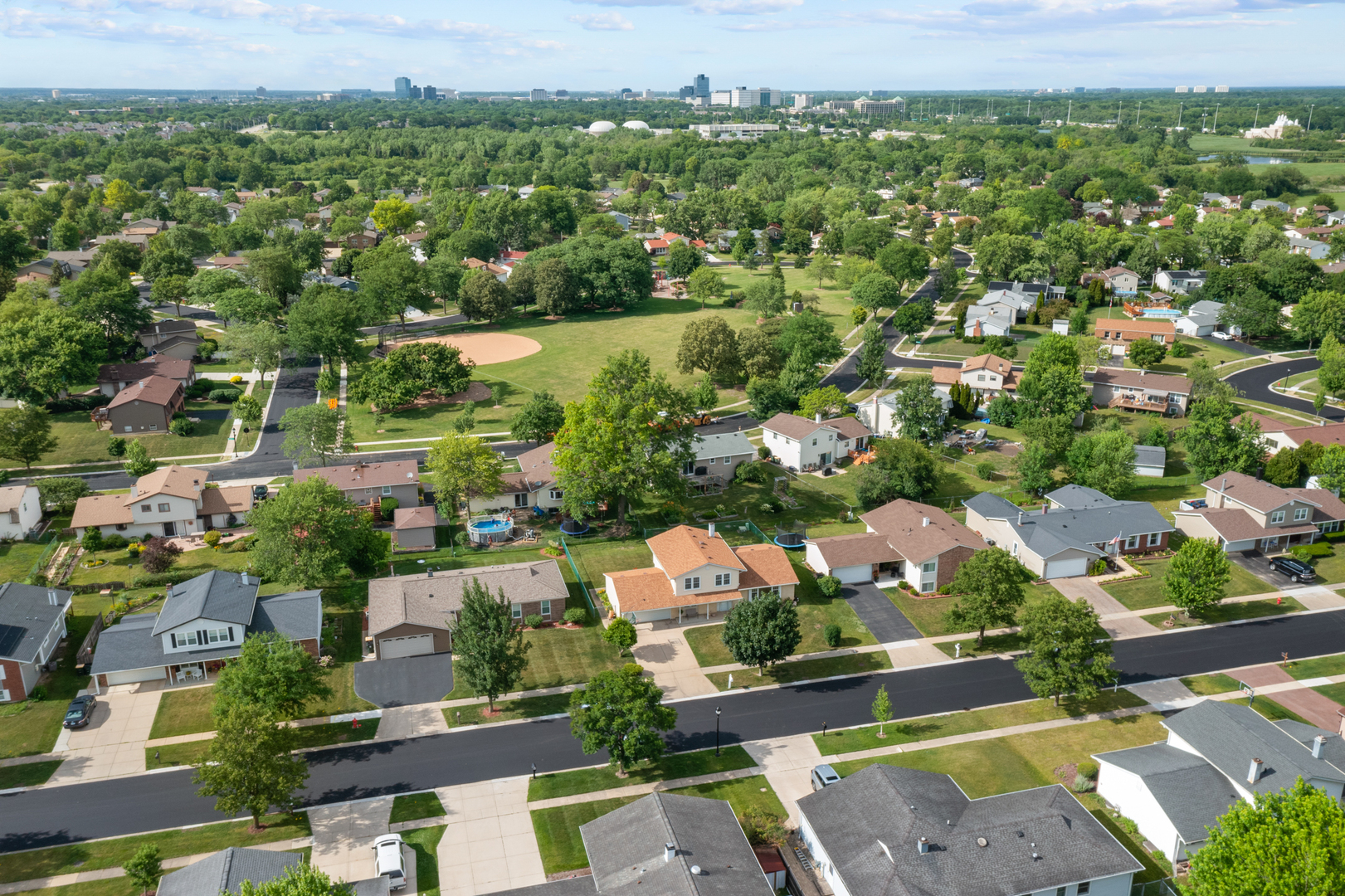 1558 Oregon Trail, Elk Grove Village, IL 60007