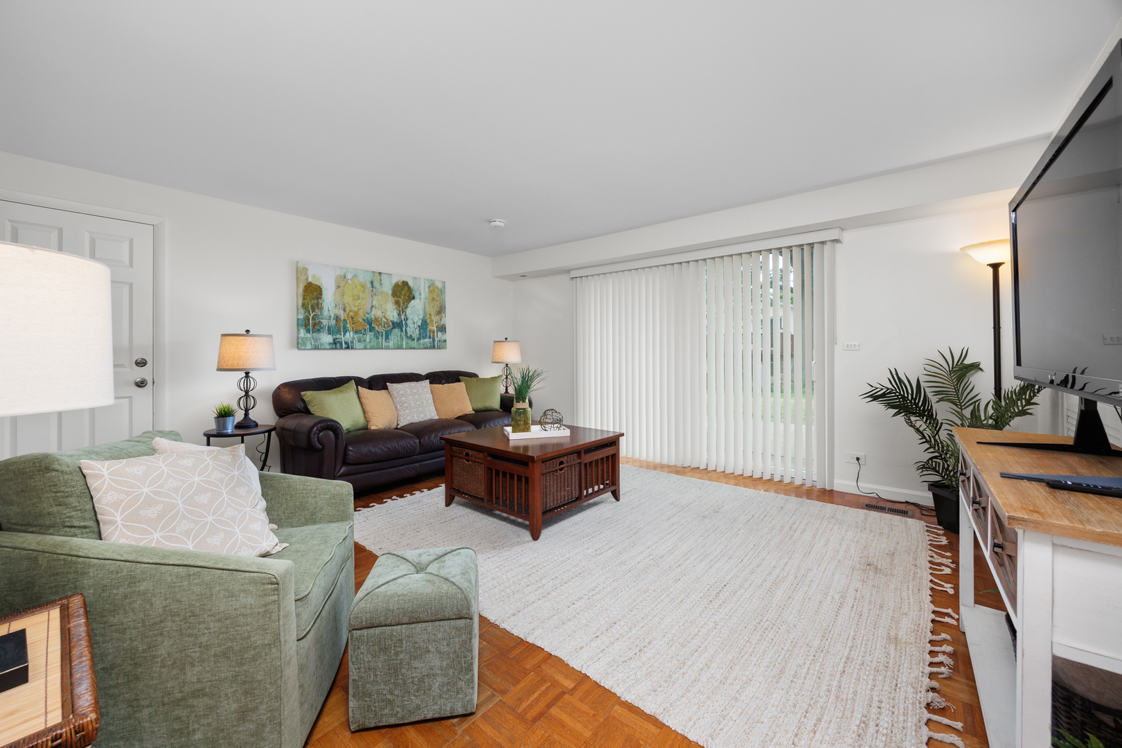 1558 Oregon Trail, Elk Grove Village, IL 60007
