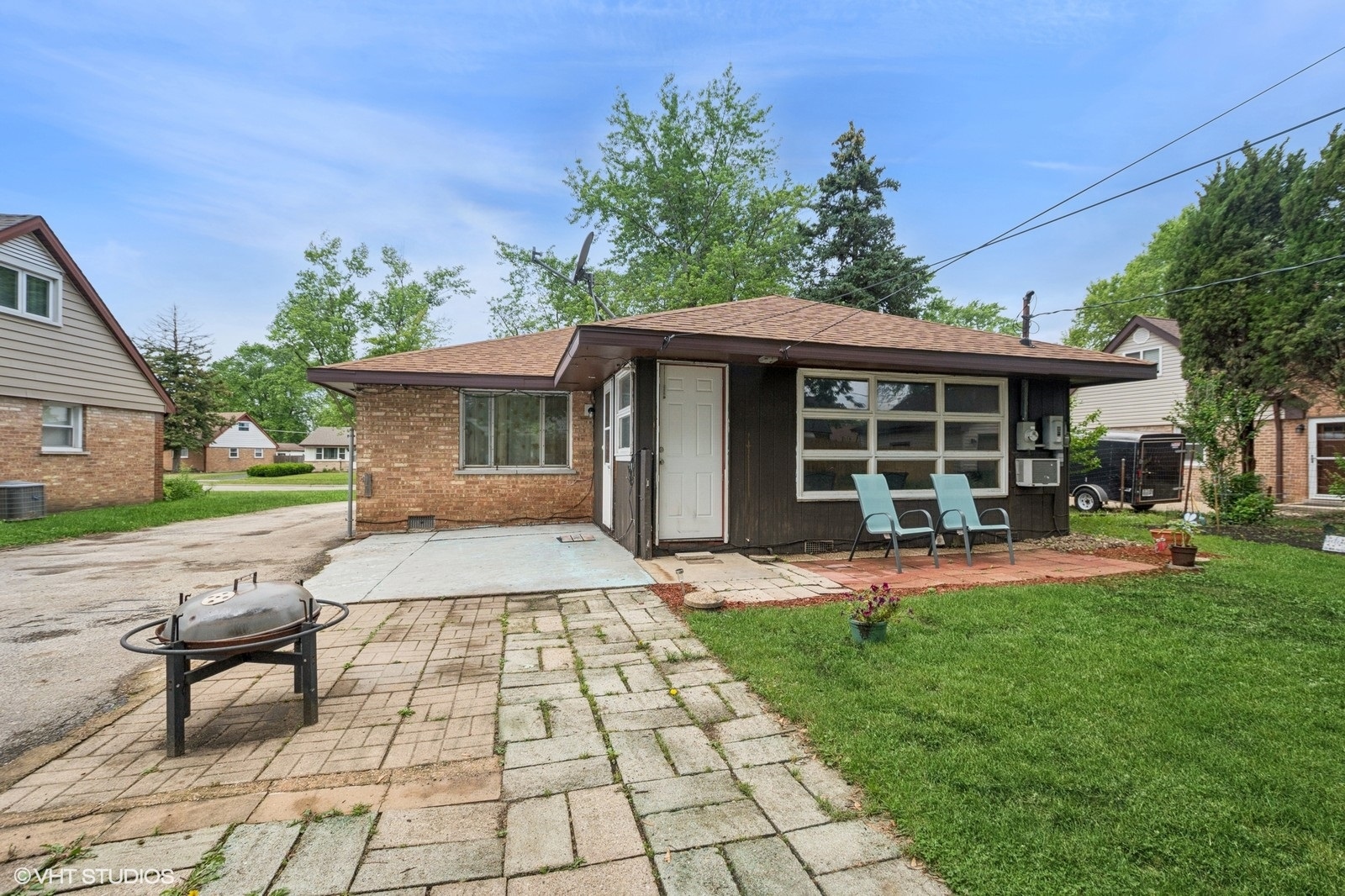 8937 Fairlane Drive, Bridgeview, IL 60455