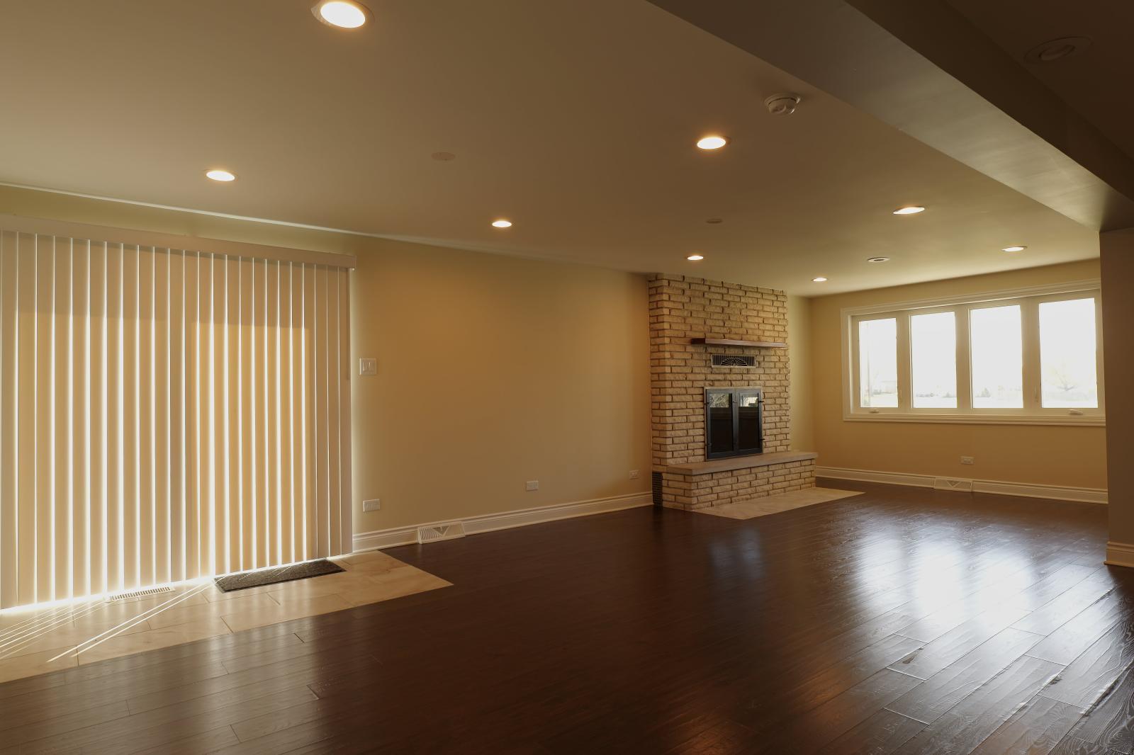 10109 S Kilbourn Avenue, Oak Lawn, IL 60453