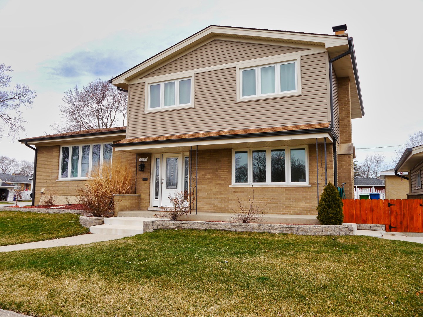 10109 S Kilbourn Avenue, Oak Lawn, IL 60453