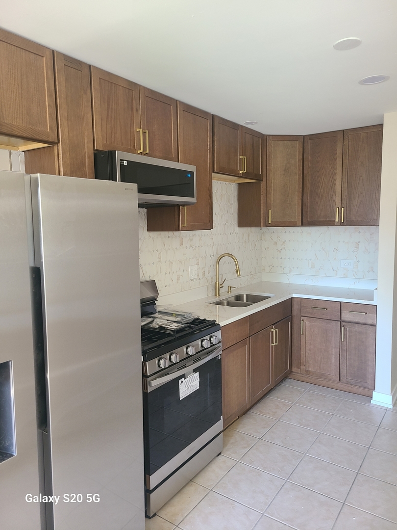 18550 Torrence Avenue #25, Lansing, IL 60438