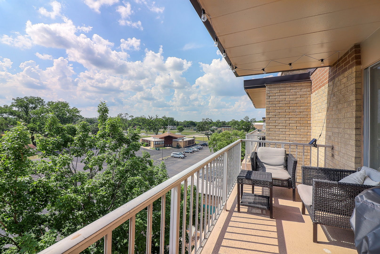 110 W Butterfield Road #503S, Elmhurst, IL 60126