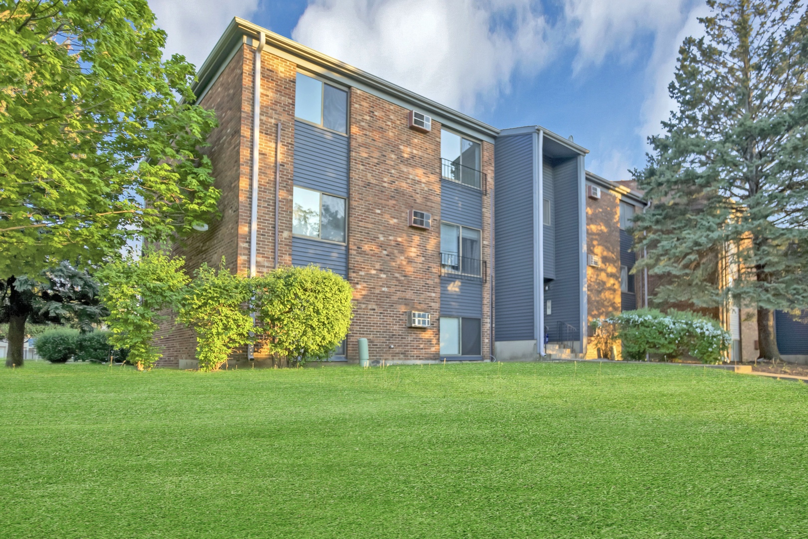 256 Canterbury Lane #5, Bolingbrook, IL 60440