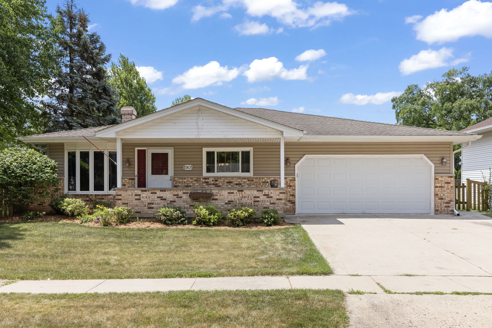 1905 Murcer Lane, Elgin, IL 60123